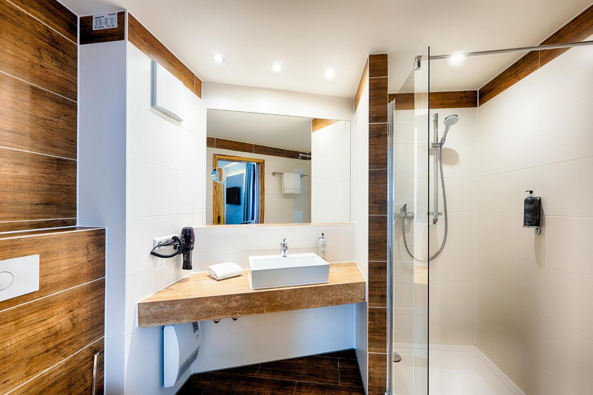 Premier Inn Lindau Lindau  Bagian luar foto